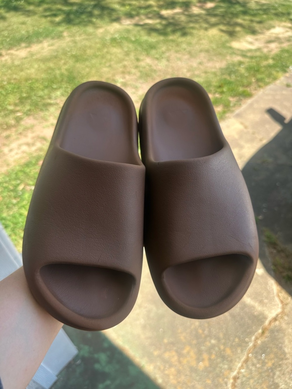 adidas Yeezy Slide women’s 10